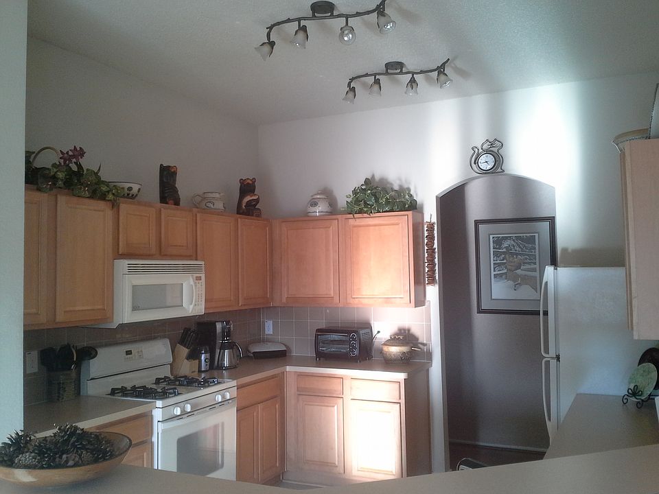 2nd image of 2715 Logan Dr