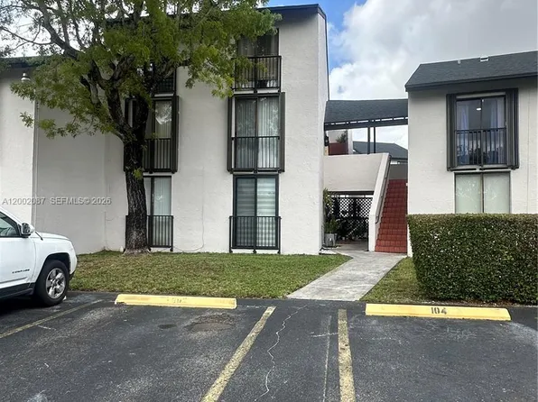 6795 SW 132nd Ave APT 203, Miami, FL 33183