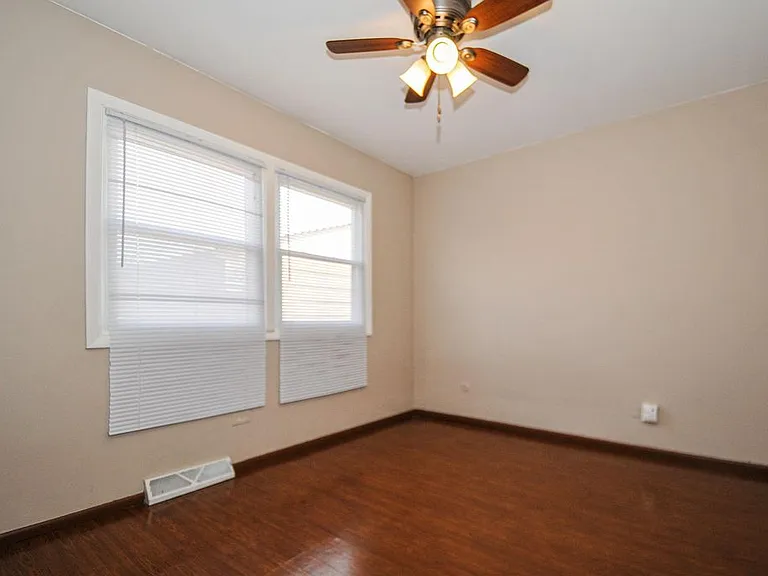 513 W Potter St — Photo 29