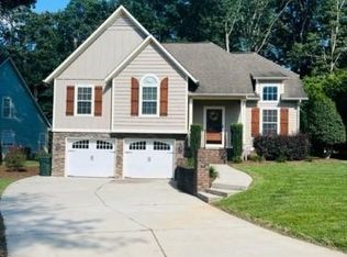 102 Maplewood Ct, Hudson, NC 28638