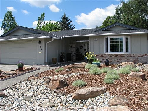 Front 174 Valley Lakes