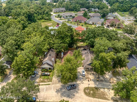 4th image of 4417 Biglin Bayou Dr