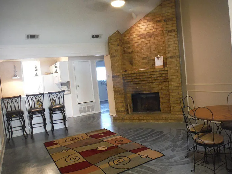 221 Hood St — Photo 16