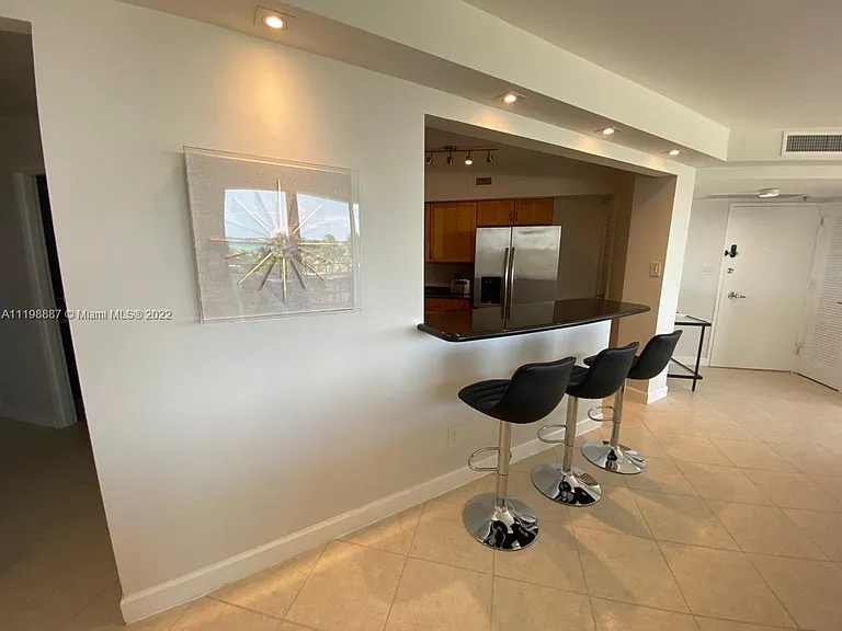 5151 Collins Ave #531 — Photo 7