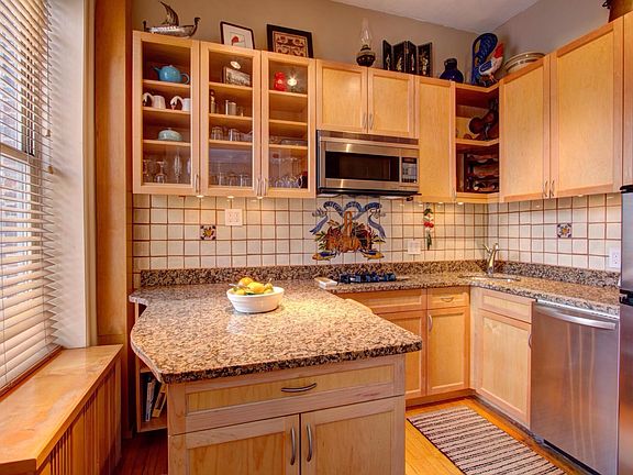 3rd image of 345 W 4th St APT 6