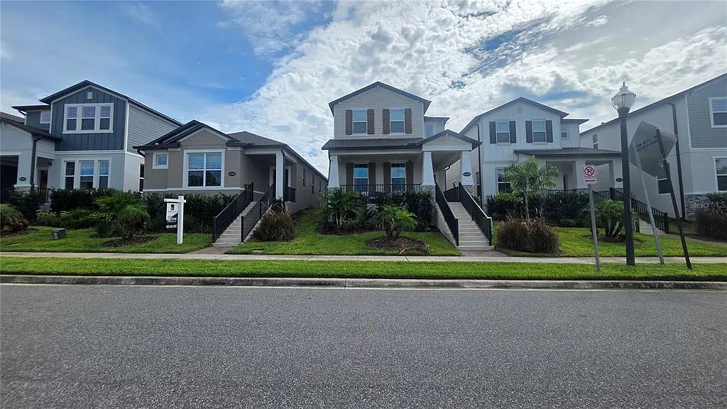 3 bed, 2.0 bath, 1604 sqft, $2,800 — Photo 2