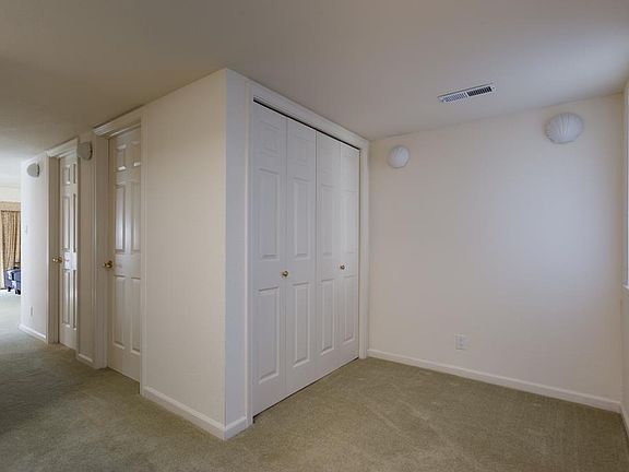 3rd image of 212 Naomi Ave