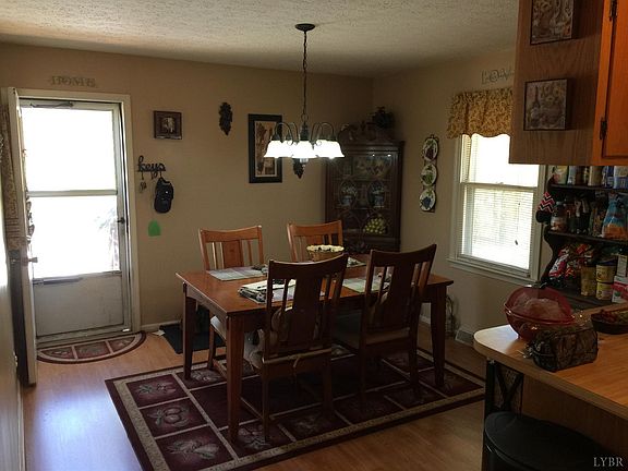 5th image of 137 Farmdale Dr