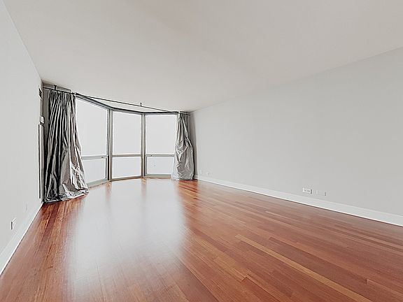 4th image of 195 N Harbor Dr APT 2801