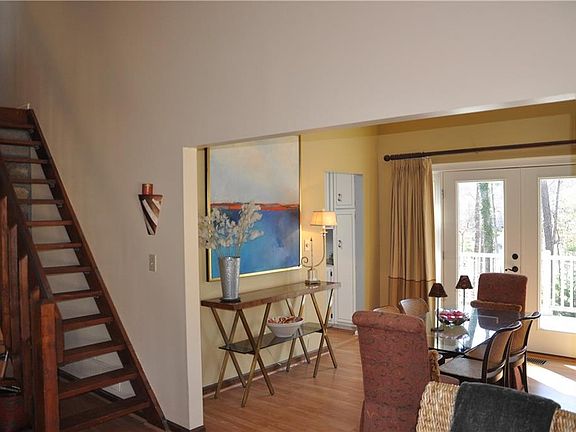 5th image of 2130 W Carlyle Ct