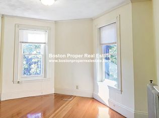 379 Commonwealth Ave APT 9, Boston, MA 02115