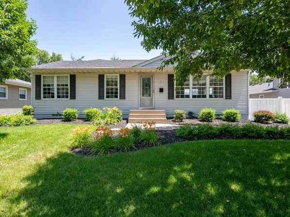 2211 N Ohio Ave, Davenport, IA 52804