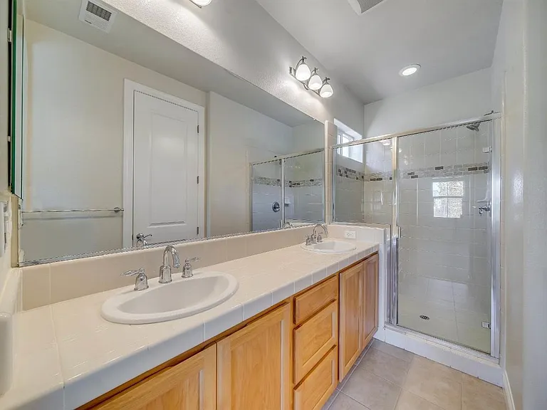 4038 Calloway Dr — Photo 6