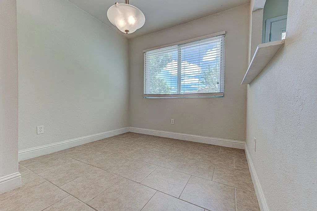 3 bed, 2.0 bath, 1502 sqft, $1,995 — Photo 4