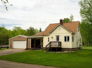 110 Woodbury Dr, Iron River, MI 49935