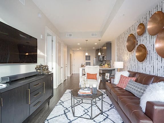 4th image of 818 19th Ave S #5319512