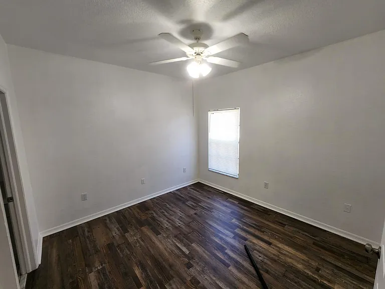 4377 Millwood Rd — Photo 7