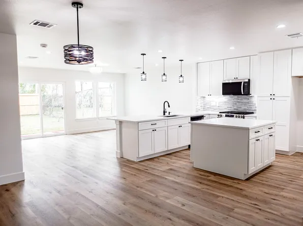 3505 Ursuline St, Galveston, TX 77550