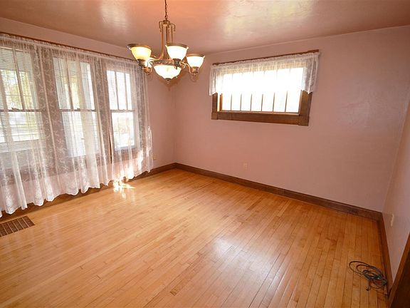 Hardwood Flr Dining Rm