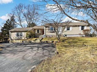 1 Meeting House Rd, Lincoln, RI 02865