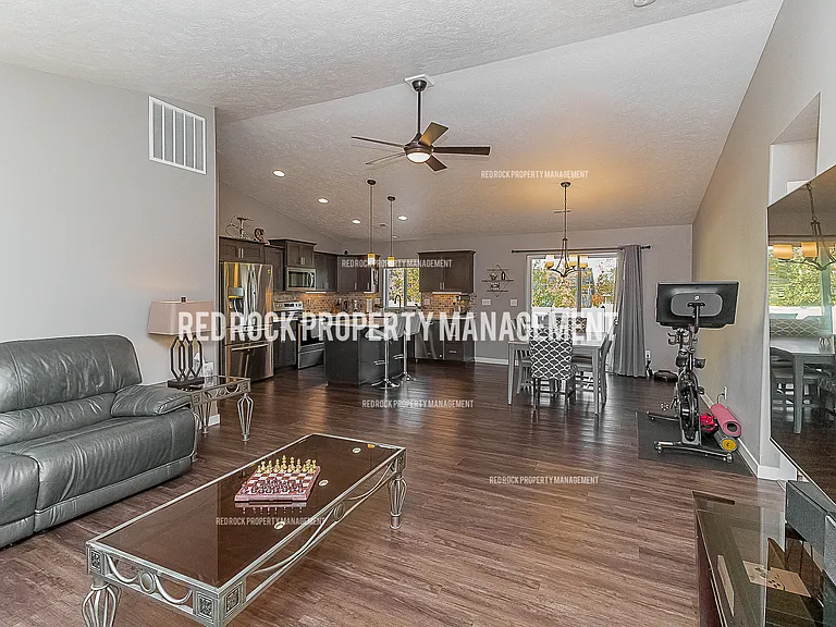 18431 E Selkirk Estates Rd — Photo 13