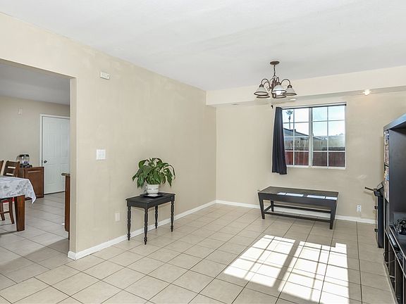 5th image of 662 San Vicente Way
