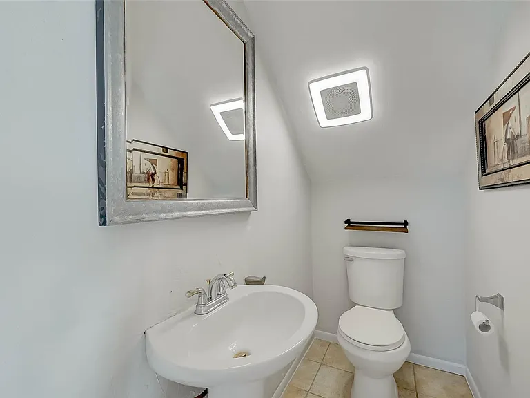 926 Heights Blvd — Photo 5