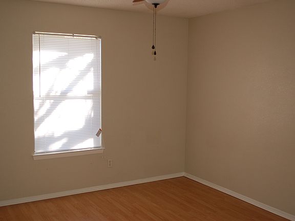 3rd image of 1140 Timberline Dr