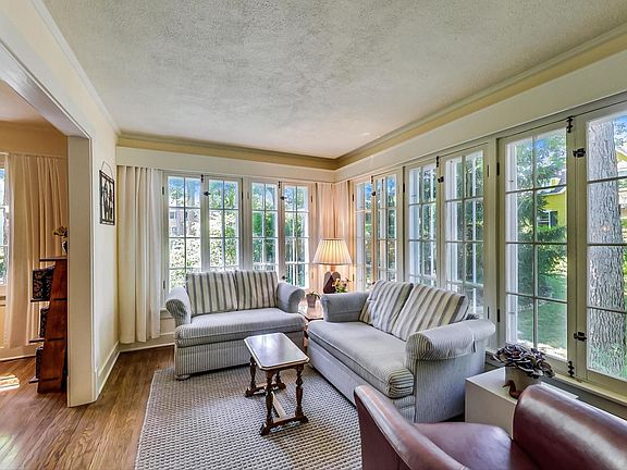 2nd image of 1414 Forest Ave