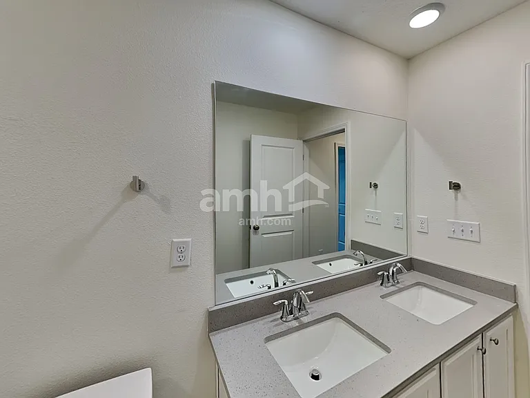 453 Onate Cir — Photo 24