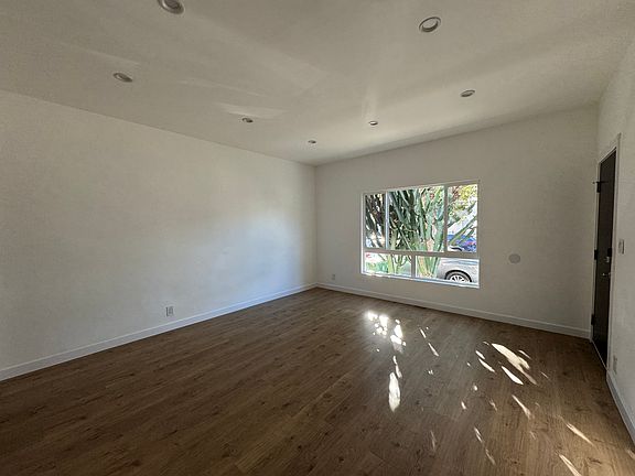 4th image of 980 N El Centro Ave #980