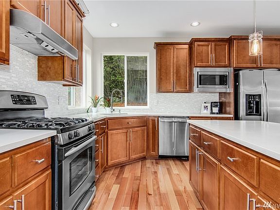 3rd image of 2540 Longmire Ct NE