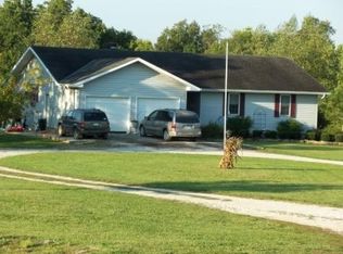 7800 NE Jefferson Dr, Hamilton, MO 64644