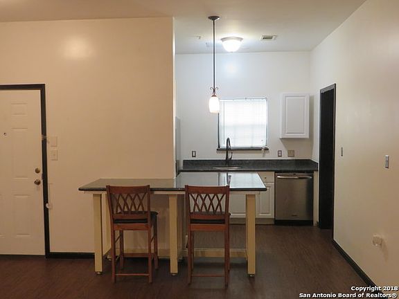4th image of 12446 Starcrest Dr