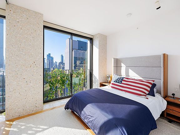5th image of 16 W 40th St APT 24D