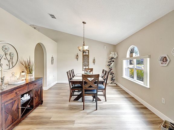 3rd image of 2433 SW Cooper Lane