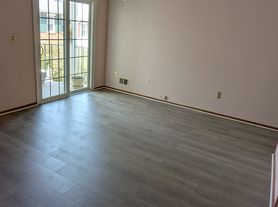 52 Clay St, North Brunswick, NJ