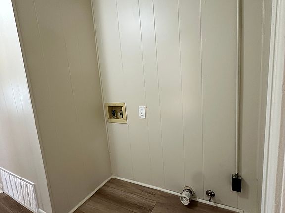 washer/dryer opening