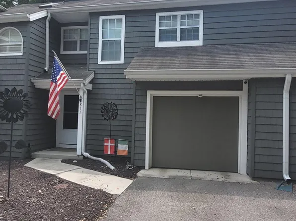 7811 Harbour Isle #42, Indianapolis, IN 46240