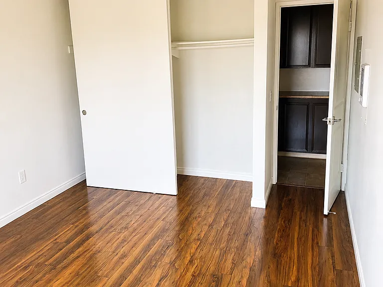Cabrillo Knolls Apartments — Photo 9