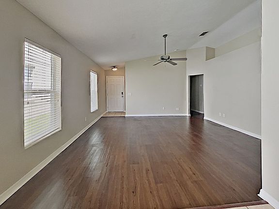 4th image of 1021 Windton Oak Dr
