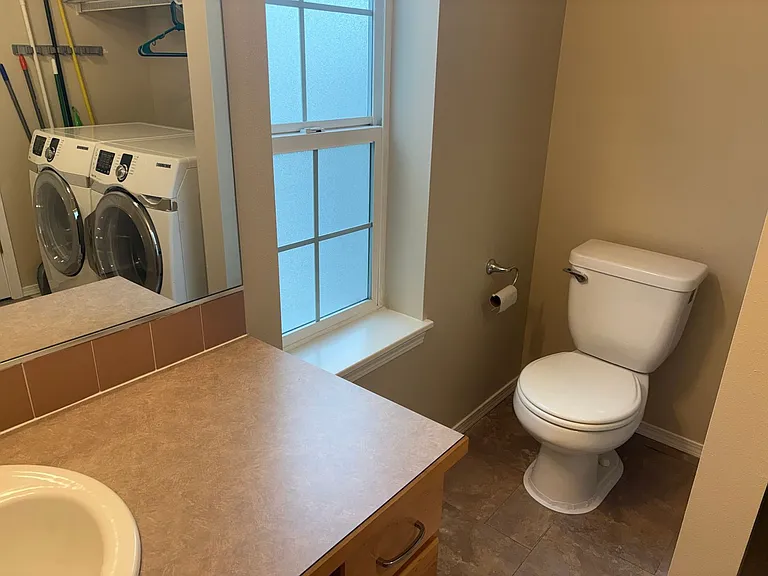 12549 Roosevelt Way NE #4 — Photo 11