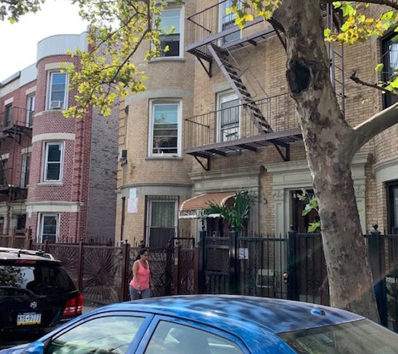2nd image of 921 Bruckner Blvd