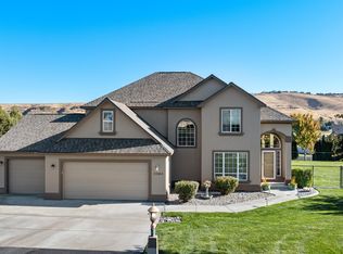 22803 Cottonwood Springs Blvd, Kennewick, WA 99338