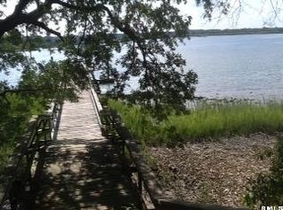 96 W River Dr, Beaufort, SC 29907