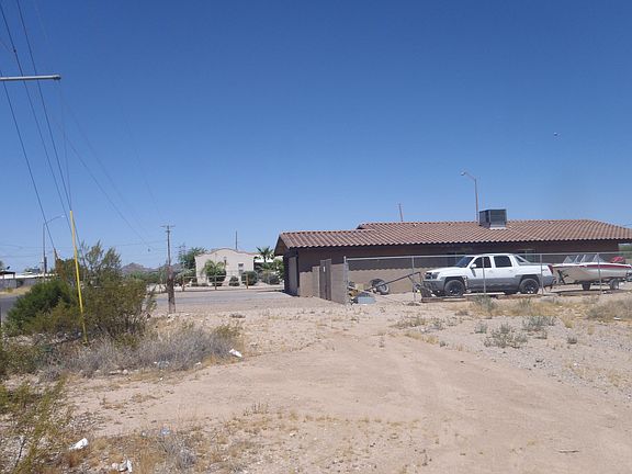 2nd image of 840 W Nebraska St #18