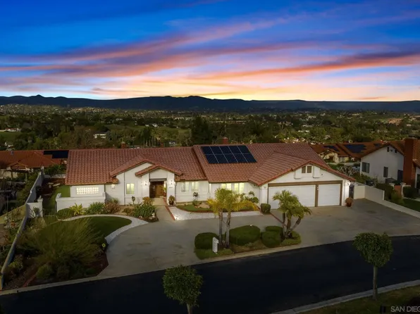 2224 Cortina Cir, Escondido, CA 92029