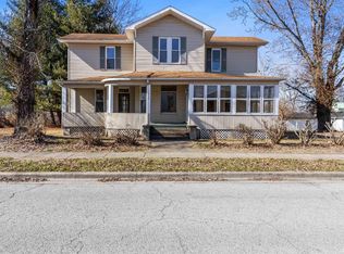 1008 Washington Ave, Johnston City, IL 62951