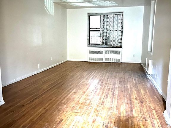 4th image of 785 Mace Ave APT 2C