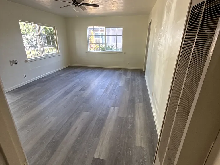 1209 Thomas Way — Photo 10